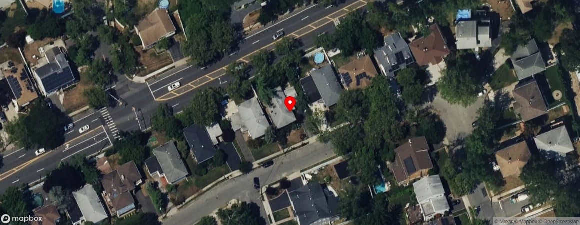 House image located at Hewlett, NY 11557